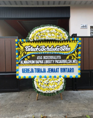 Papan Bunga Duka di Loceret